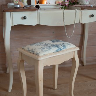 Παιδικό κρεβάτι με πλευρές σε στιλ Προβηγκίας