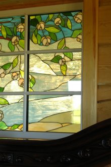 Βιτρώ ταινία σε ένα παράθυρο σε μια εξοχική κατοικία