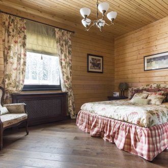 Μαλλί χαλί στο εσωτερικό ενός εξοχικού σπιτιού