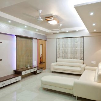 Συνδυασμένο μπλε κεραμίδι στον τοίχο στο μπάνιο