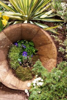 Λευκή μεταλλική πόρτα