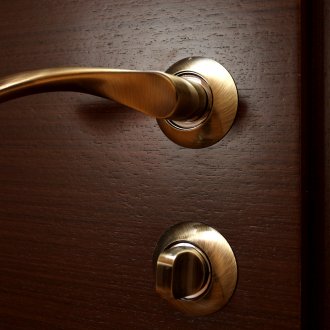 Μεταλλική λαβή για εσωτερική πόρτα