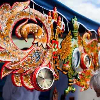 Ο Χοχόλομα ζωγράφισε ρολόι