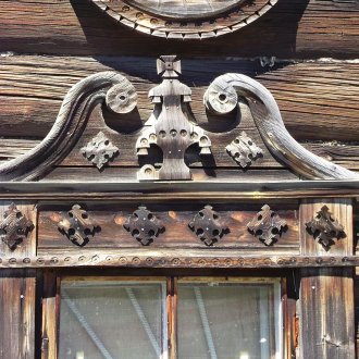 Γεωμετρική σκάλισμα παραθύρων