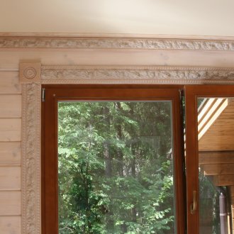 Σκαλισμένα παράθυρα στο εσωτερικό