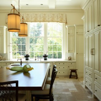 Κουζινικά παράθυρα με βάζα