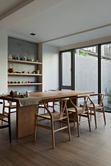 Μινιμαλιστικό λευκό καναπέ