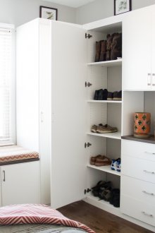 Κάτω από το περβάζι