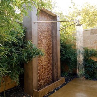 Εξωτερικό ντους σε ιδιωτικό σπίτι