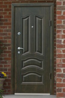 Μαύρος καναπές σε μεταλλικό σκελετό