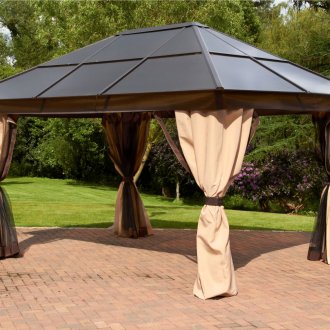 Άστρο σε κολώνες με κουρτίνες