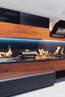 Κουζίνα με διακοσμητική ποδιά