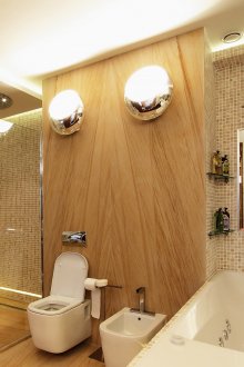 Ο φωτισμός στο μπάνιο σας το καθιστά πιο ευρύχωρο