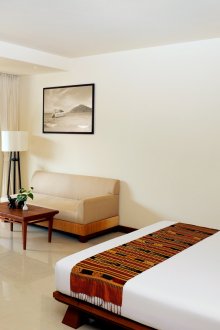 Μεγάλες γυάλινες πόρτες