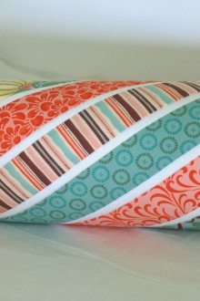 Κρεβάτι δίπλα στο παράθυρο