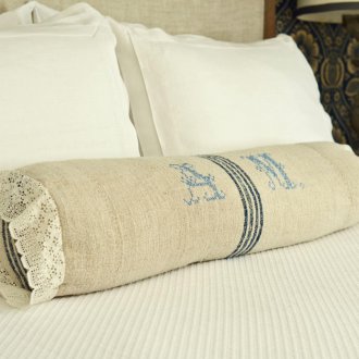 Ξύλινο κρεβάτι εξοχικό στυλ