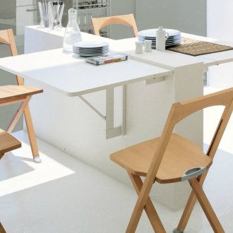 Πτυσσόμενο τραπέζι σε απλό σχεδιασμό