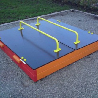 Κάδος απορριμμάτων με καπάκι