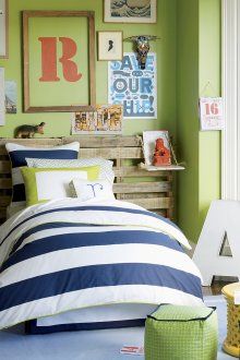 Φωτεινές αφίσες στο παιδικό δωμάτιο