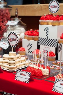 Δημιουργία παιδικού τραπέζι στο θέμα της