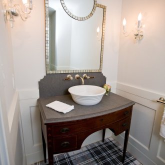 Μωσαϊκό κλουβί στο πάτωμα του μπάνιου