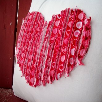 Ένα μαξιλάρι σε σχήμα καρδιάς θα σας ξεκουράσει