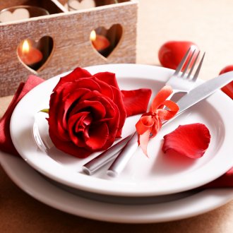 Ρυθμίσεις πίνακα για ένα ρομαντικό βράδυ