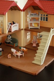 Διώροφο κούκλα