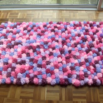 Χαλί από ομπρέλες σε σαλόνι