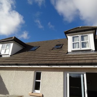 Σκαρφαλωμένη στέγη