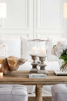 Λευκός καναπές σε στυλ θαλάσσης