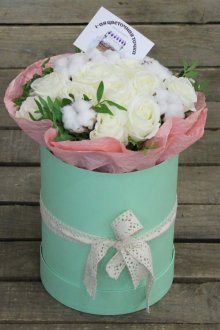 Μπουκέτο από παιχνίδια σε ένα κουτί