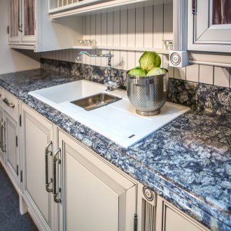 Πάγκος κουζίνας από γκρι πέτρα