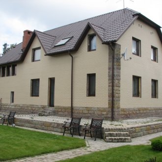 Πλάκες προσόψεων από άγρια ​​πέτρα