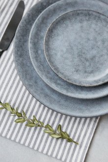 Πέτρινα πιάτα