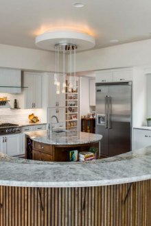 Ημικυκλική μπάρα μετρητή στην κουζίνα