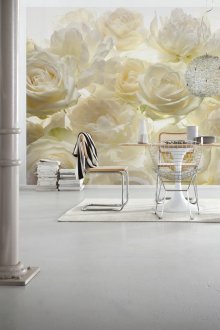 3d ταπετσαρία στο σαλόνι με μια εικόνα από τριαντάφυλλα