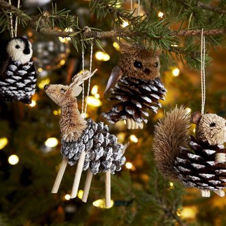 Χριστουγεννιάτικα παιχνίδια από κώνοι