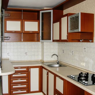 Πρόσοψη κουζίνας με προφίλ αλουμινίου