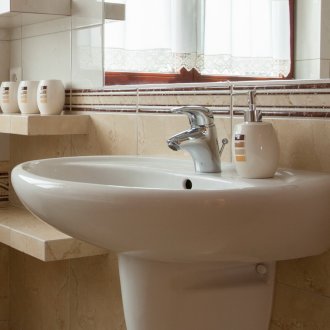 Νιπτήρας βάθρου