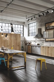 Ευρύχωρη κουζίνα σοφίτας