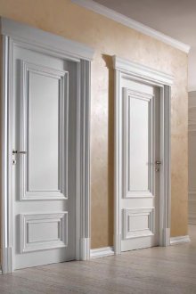 Κλασσική πόρτα