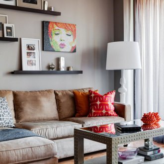 Ηλικιωμένος καναπέ 2019