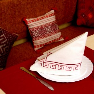 Τριγωνικό σερβιέτα σε ρύθμιση πίνακα