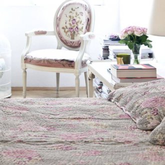 Λουλούδι κάλυμμα για ένα υπνοδωμάτιο