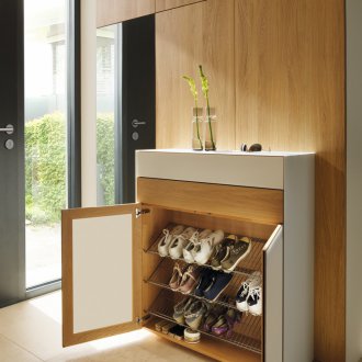 Καμπίνα παπουτσιών στο εσωτερικό του διαδρόμου