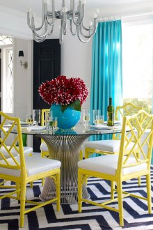 Όμορφες μπλε μακρές κουρτίνες για την κουζίνα