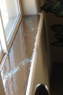 Παράθυρο σκυροδέματος χύνοντας