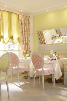 Όμορφες κουρτίνες λουλουδιών