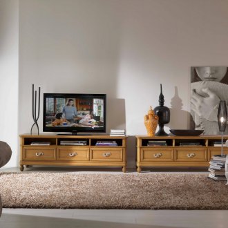 Ξύλινα ντουλάπια στο σαλόνι